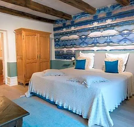 Hotel-restaurant La Montagne Отель Коломбе-ле-дёз-Эглиз