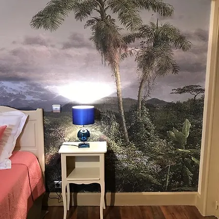 La Montagne Szálloda