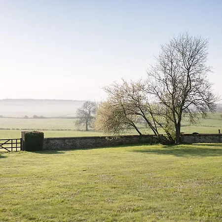 La Montagne Szálloda Colombey-les-deux-Églises
