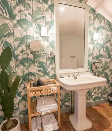 La Montagne Hotel 4*